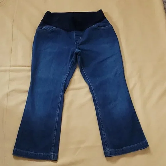 Liz Lange Maternity Capri Jeans Size 2 - Picture 1 of 10